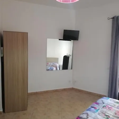 Callipigia Apartment *